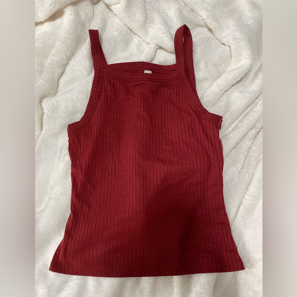 Red Ribbed Crop Top - Picture 3 of 4